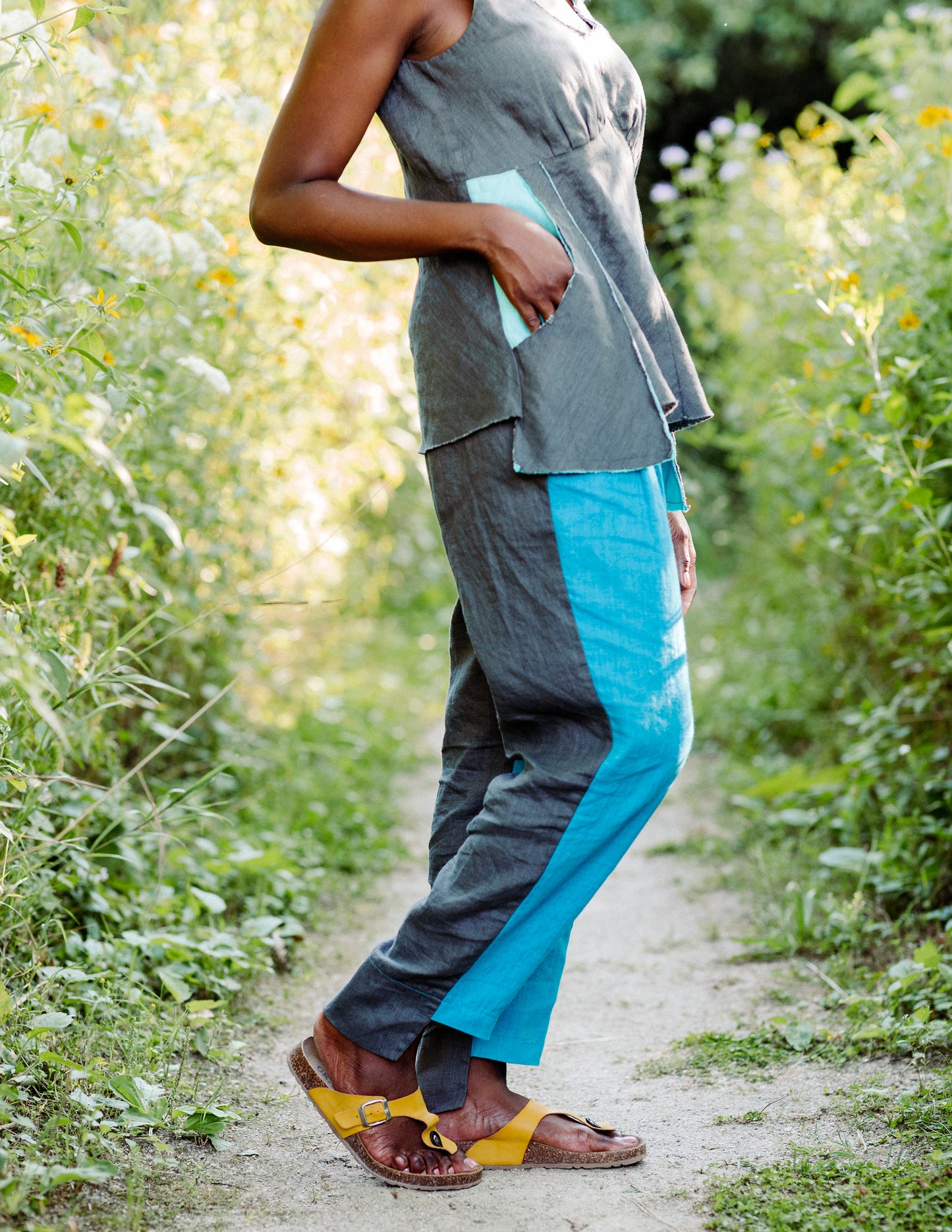 Two-tone Linen pants by Hello My Goddess