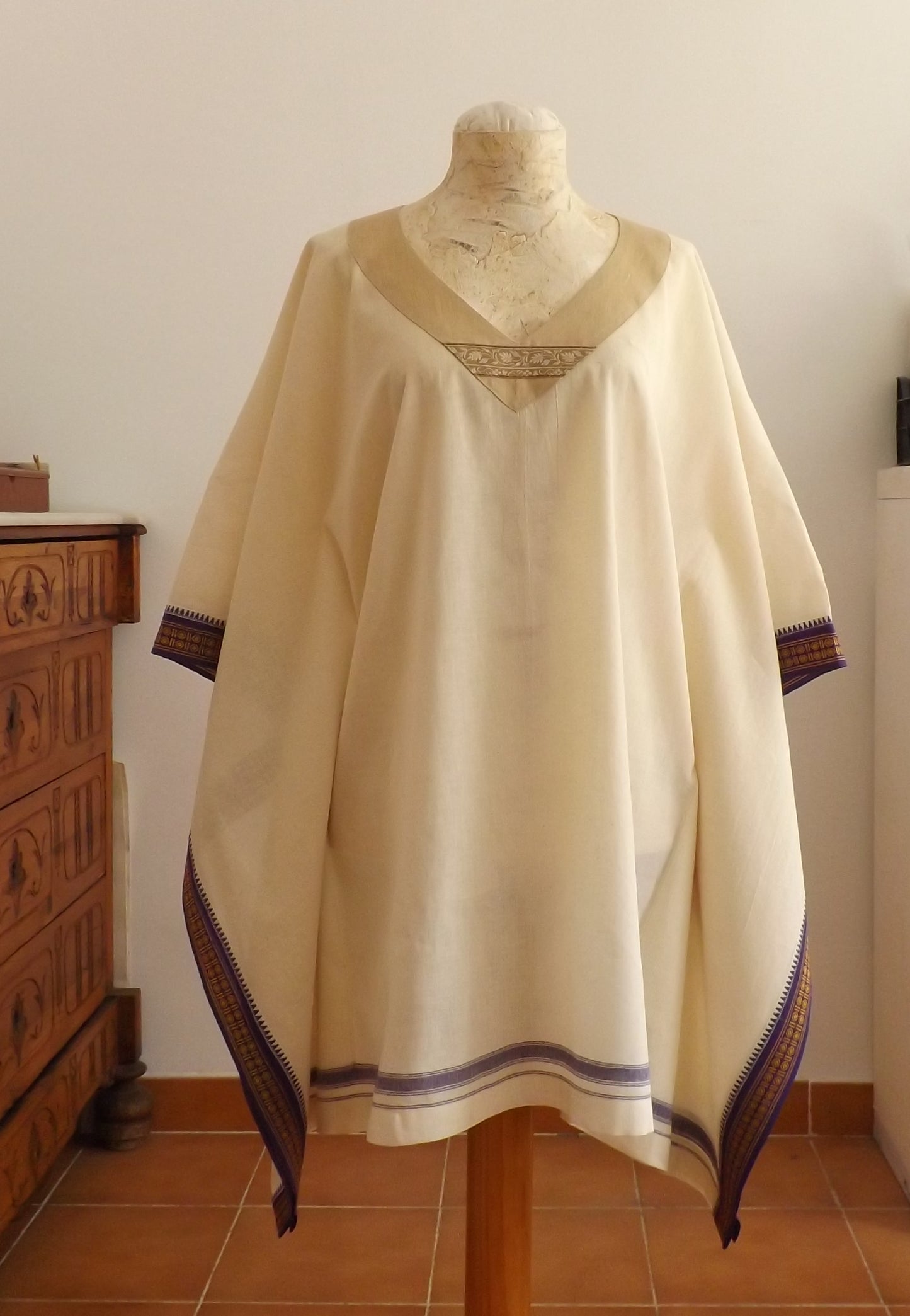 Caftan made with handwoven Indian cotton sari by Hello My Goddess