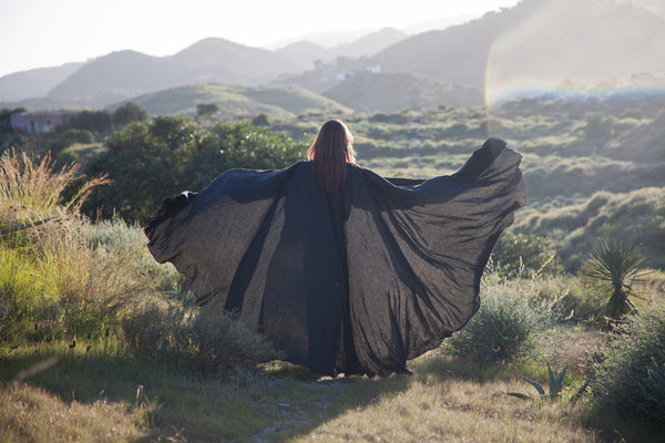 Hello My Goddess Big Cape in Black Linen 