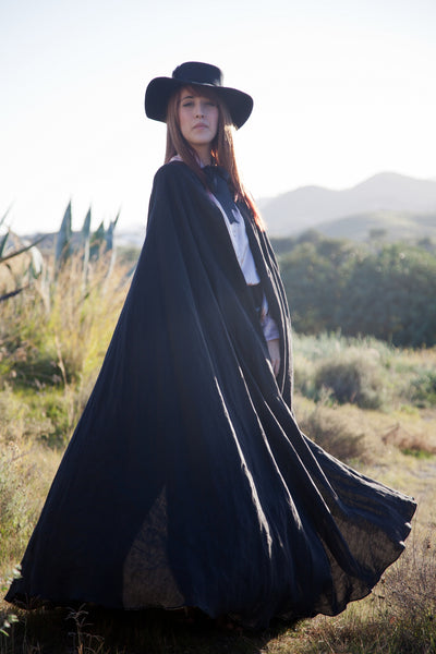 Hello My Goddess Big Cape in Black Linen 